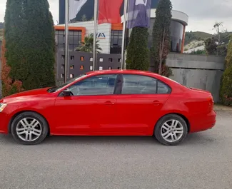 Mietwagen Volkswagen Jetta 2015 in Albanien, mit Gas-Kraftstoff und 105 PS ➤ Ab 23 EUR pro Tag.