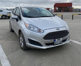 Frontansicht eines Mietwagens Ford Fiesta in Tiflis, Georgien ✓ Auto Nr.4877. ✓ Automatisch TM ✓ 0 Bewertungen.