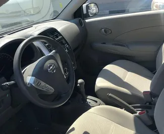 Autovermietung Nissan Sunny Nr.4956 Automatisch in Dubai, ausgestattet mit einem 1,5L Motor ➤ Von Karim in VAE.