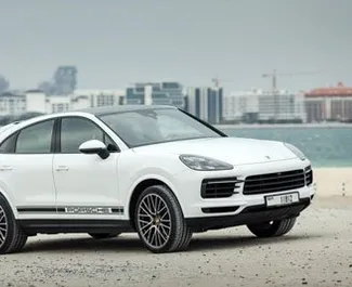 Frontansicht eines Mietwagens Porsche Cayenne Coupe in Dubai, VAE ✓ Auto Nr.4936. ✓ Automatisch TM ✓ 0 Bewertungen.