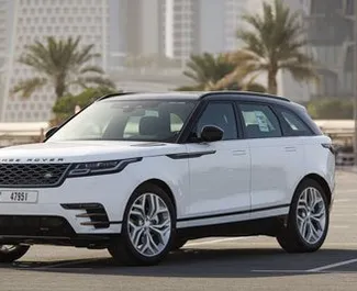 Frontansicht eines Mietwagens Land Rover Range Rover Velar in Dubai, VAE ✓ Auto Nr.4935. ✓ Automatisch TM ✓ 0 Bewertungen.