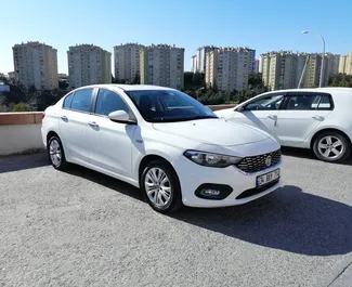 Mietwagen Fiat Egea 2021 in der Türkei, mit Benzin-Kraftstoff und 95 PS ➤ Ab 30 USD pro Tag.
