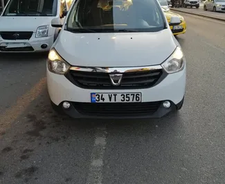 Diesel 1,5L Motor von Dacia Lodgy 2016 zur Miete am Flughafen Istanbul Sabiha Gokcen.