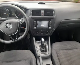 Gas 2,0L Motor von Volkswagen Jetta 2015 zur Miete in Tirana.