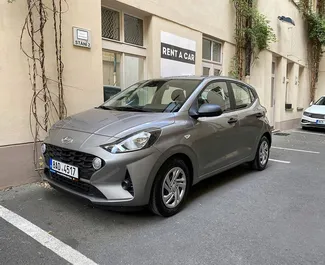 Frontansicht eines Mietwagens Hyundai i10 in Prag, Tschechische Republik ✓ Auto Nr.4788. ✓ Automatisch TM ✓ 0 Bewertungen.