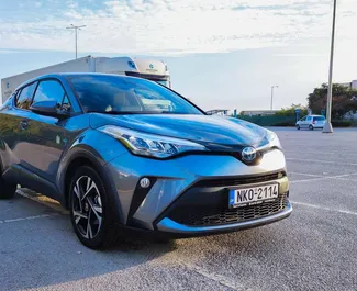 Frontansicht eines Mietwagens Toyota C-HR in Thessaloniki, Griechenland ✓ Auto Nr.3738. ✓ Automatisch TM ✓ 0 Bewertungen.