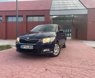 Frontansicht eines Mietwagens Skoda Fabia in Becici, Montenegro ✓ Auto Nr.4497. ✓ Automatisch TM ✓ 0 Bewertungen.