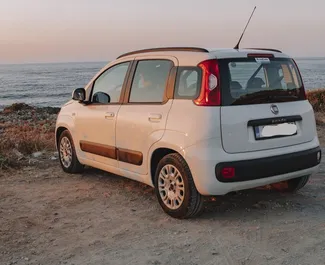 Frontansicht eines Mietwagens Fiat Panda auf Kreta, Griechenland ✓ Auto Nr.5606. ✓ Schaltgetriebe TM ✓ 0 Bewertungen.