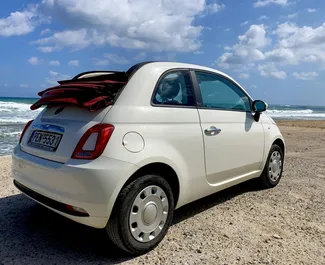 Frontansicht eines Mietwagens Fiat 500 Cabrio auf Kreta, Griechenland ✓ Auto Nr.5591. ✓ Schaltgetriebe TM ✓ 0 Bewertungen.