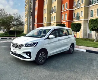 Frontansicht eines Mietwagens Suzuki Ertiga in Dubai, VAE ✓ Auto Nr.5735. ✓ Automatisch TM ✓ 0 Bewertungen.