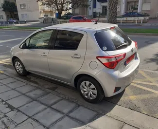 Mietwagen Toyota Vitz 2020 auf Zypern, mit Benzin-Kraftstoff und 87 PS ➤ Ab 24 EUR pro Tag.