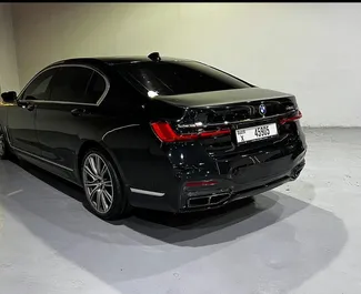 Vermietung BMW 740Li. Premium, Luxus Fahrzeug zur Miete in VAE ✓ Kaution Einzahlung von 3000 AED ✓ Versicherungsoptionen KFZ-HV.