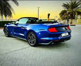 Ford Mustang Cabrio 2022 zur Miete verfügbar in Dubai, mit Kilometerbegrenzung unbegrenzte.