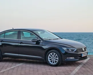 Frontansicht eines Mietwagens Volkswagen Passat in Budva, Montenegro ✓ Auto Nr.5907. ✓ Automatisch TM ✓ 1 Bewertungen.