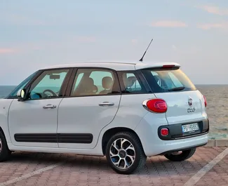 Mietwagen Fiat 500l 2018 in Montenegro, mit Benzin-Kraftstoff und 100 PS ➤ Ab 23 EUR pro Tag.