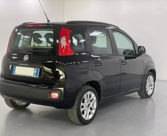 Frontansicht eines Mietwagens Fiat Panda auf Rhodos, Griechenland ✓ Auto Nr.5840. ✓ Schaltgetriebe TM ✓ 0 Bewertungen.