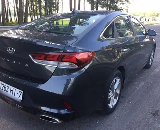 Benzin 2,0L Motor von Hyundai Sonata 2019 zur Miete in Minsk.