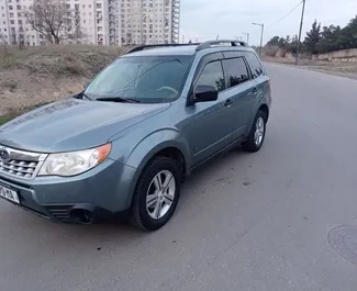 Frontansicht eines Mietwagens Subaru Forester in Tiflis, Georgien ✓ Auto Nr.6225. ✓ Automatisch TM ✓ 0 Bewertungen.