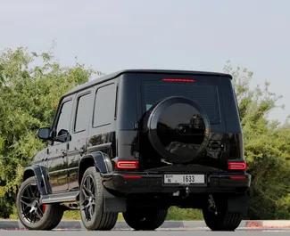 Innenraum von Mercedes-Benz G63 AMG zur Miete in VAE. Ein großartiges 5-Sitzer Fahrzeug mit Automatisch Getriebe.