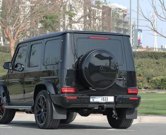 Mercedes-Benz G63 AMG 2023 zur Miete verfügbar in Dubai, mit Kilometerbegrenzung 250 km/Tag.