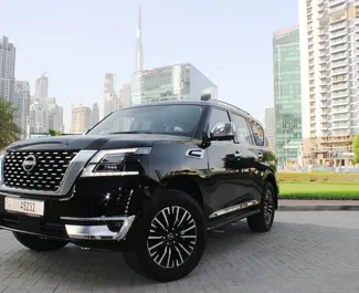 Frontansicht eines Mietwagens Nissan Patrol in Dubai, VAE ✓ Auto Nr.6169. ✓ Automatisch TM ✓ 0 Bewertungen.