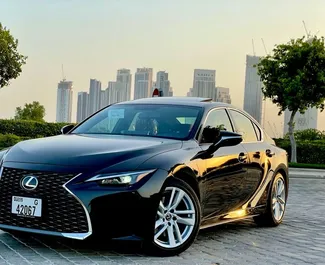 Frontansicht eines Mietwagens Lexus IS300 in Dubai, VAE ✓ Auto Nr.6152. ✓ Automatisch TM ✓ 0 Bewertungen.