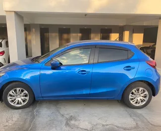 Frontansicht eines Mietwagens Mazda Demio in Limassol, Zypern ✓ Auto Nr.6005. ✓ Automatisch TM ✓ 0 Bewertungen.