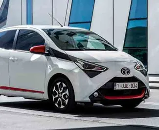 Autovermietung Toyota Aygo Nr.5845 Schaltgetriebe auf Rhodos, ausgestattet mit einem 1,2L Motor ➤ Von Memet in Griechenland.