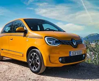 Frontansicht eines Mietwagens Renault Twingo auf Rhodos, Griechenland ✓ Auto Nr.5847. ✓ Schaltgetriebe TM ✓ 0 Bewertungen.