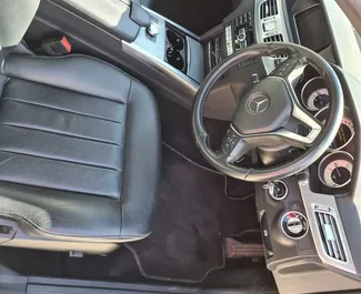 Diesel 2,2L Motor von Mercedes-Benz E-Class 2015 zur Miete in Limassol.