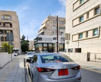 Benzin 1,5L Motor von Mazda Axela 2018 zur Miete in Limassol.