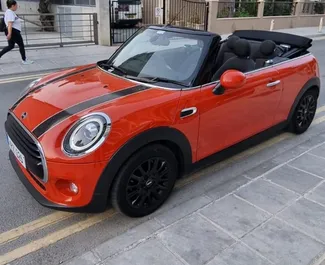 Benzin 1,6L Motor von Mini Cooper Cabrio 2019 zur Miete in Limassol.