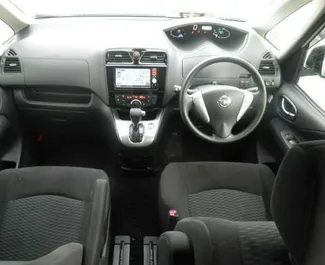 Frontansicht eines Mietwagens Nissan Serena in Limassol, Zypern ✓ Auto Nr.3966. ✓ Automatisch TM ✓ 1 Bewertungen.