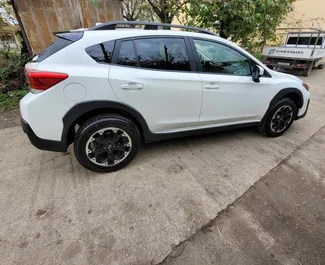 Innenraum von Subaru Crosstrek zur Miete in Georgien. Ein großartiges 5-Sitzer Fahrzeug mit Automatisch Getriebe.