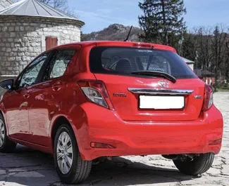 Vermietung Toyota Yaris. Wirtschaft, Komfort Fahrzeug zur Miete in Montenegro ✓ Kaution Einzahlung von 100 EUR ✓ Versicherungsoptionen KFZ-HV, TKV, Ausland.