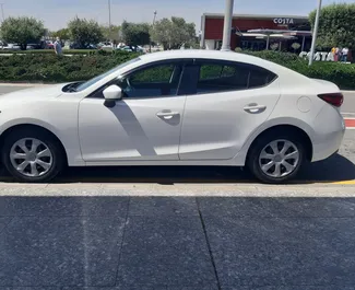 Frontansicht eines Mietwagens Mazda Axela in Larnaca, Zypern ✓ Auto Nr.6504. ✓ Automatisch TM ✓ 0 Bewertungen.