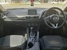 Vermietung Mazda Axela. Komfort, Premium Fahrzeug zur Miete auf Zypern ✓ Kaution Einzahlung von 700 EUR ✓ Versicherungsoptionen KFZ-HV, TKV, Diebstahlschutz.