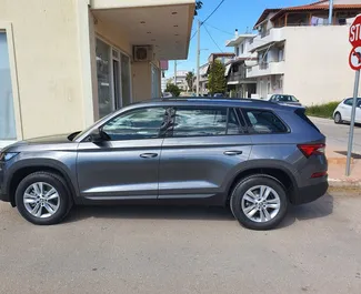 Mietwagen Skoda Kodiaq 2023 in Griechenland, mit Diesel-Kraftstoff und 150 PS ➤ Ab 30 EUR pro Tag.