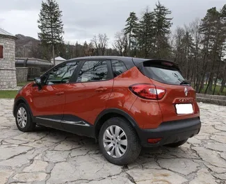 Vermietung Renault Captur. Wirtschaft, Komfort, Crossover Fahrzeug zur Miete in Montenegro ✓ Kaution Einzahlung von 200 EUR ✓ Versicherungsoptionen KFZ-HV, TKV, Ausland.