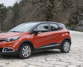 Frontansicht eines Mietwagens Renault Captur in Budva, Montenegro ✓ Auto Nr.6298. ✓ Schaltgetriebe TM ✓ 2 Bewertungen.