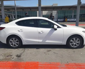 Benzin 1,5L Motor von Mazda Axela 2015 zur Miete in Larnaca.