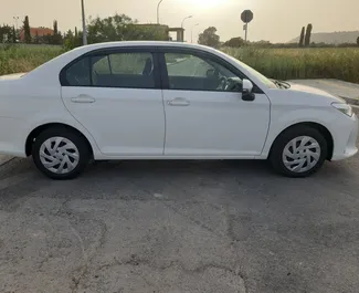 Toyota Corolla Axio 2018 zur Miete verfügbar in Larnaca, mit Kilometerbegrenzung unbegrenzte.