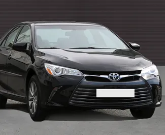 Frontansicht eines Mietwagens Toyota Camry in Eriwan, Armenien ✓ Auto Nr.1165. ✓ Automatisch TM ✓ 0 Bewertungen.