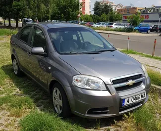 Frontansicht eines Mietwagens Chevrolet Aveo in Burgas, Bulgarien ✓ Auto Nr.409. ✓ Automatisch TM ✓ 0 Bewertungen.