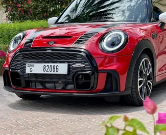 Frontansicht eines Mietwagens Mini John Cooper Works Convertible in Dubai, VAE ✓ Auto Nr.6646. ✓ Automatisch TM ✓ 0 Bewertungen.