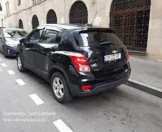 Benzin 1,3L Motor von Chevrolet Trax 2017 zur Miete in Tiflis.