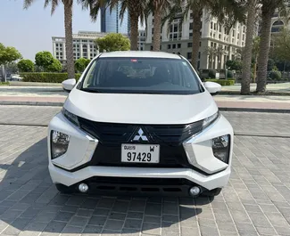 Mietwagen Mitsubishi Xpander 2023 in VAE, mit Benzin-Kraftstoff und  PS ➤ Ab 170 AED pro Tag.