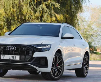 Frontansicht eines Mietwagens Audi Q8 in Dubai, VAE ✓ Auto Nr.6644. ✓ Automatisch TM ✓ 0 Bewertungen.