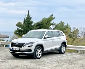 Frontansicht eines Mietwagens Skoda Kodiaq in Budva, Montenegro ✓ Auto Nr.6526. ✓ Automatisch TM ✓ 0 Bewertungen.