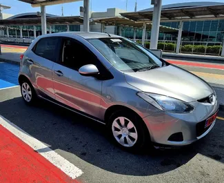 Frontansicht eines Mietwagens Mazda Demio in Limassol, Zypern ✓ Auto Nr.6675. ✓ Automatisch TM ✓ 1 Bewertungen.